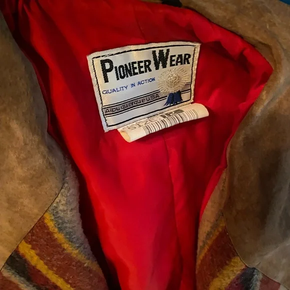Pioneer wear vintage colorful southwestern print wool and suede fringe jacket - Picture 13 of 14